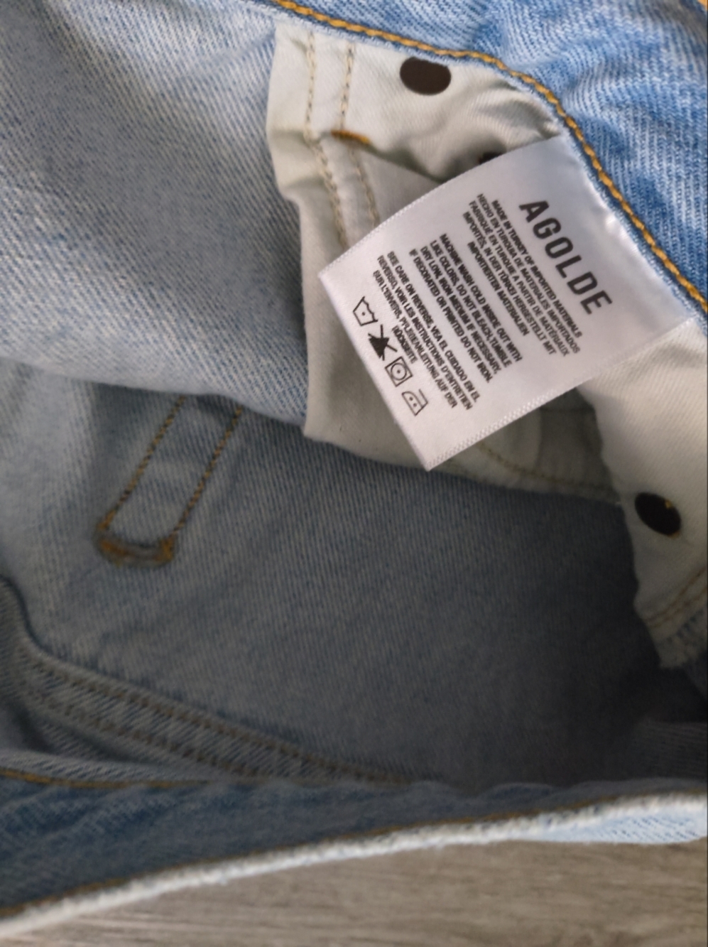 Agolde Risha Shorts - Picture 4 of 8